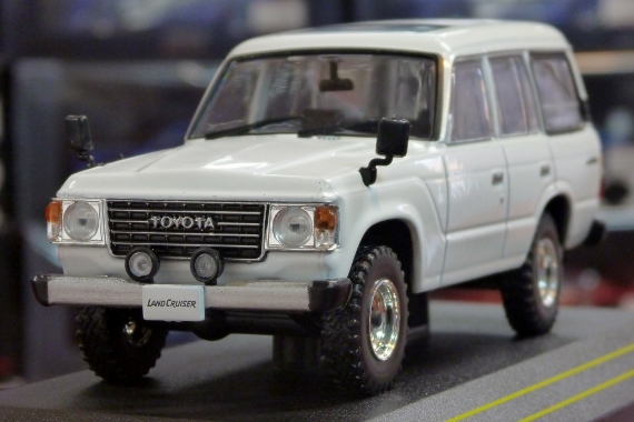 Jual Diecast Toyota Land Cruiser 60 seri 1982 1:43-F43-072