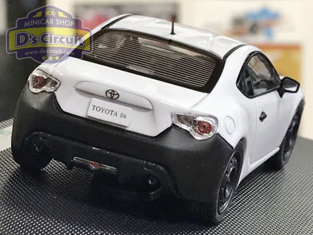 エブロ 1/43 トヨタ 86 RC シルバー